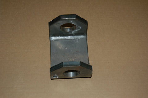 JERR-DAN TILT CYLINDER BRACKET CARRIER APPLICATION